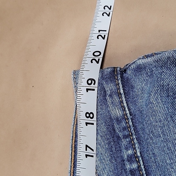 LEVI'S Size 42x32 Medium Wash 501 Button Fly Jeans Gently Used Condition - Picture 4 of 16